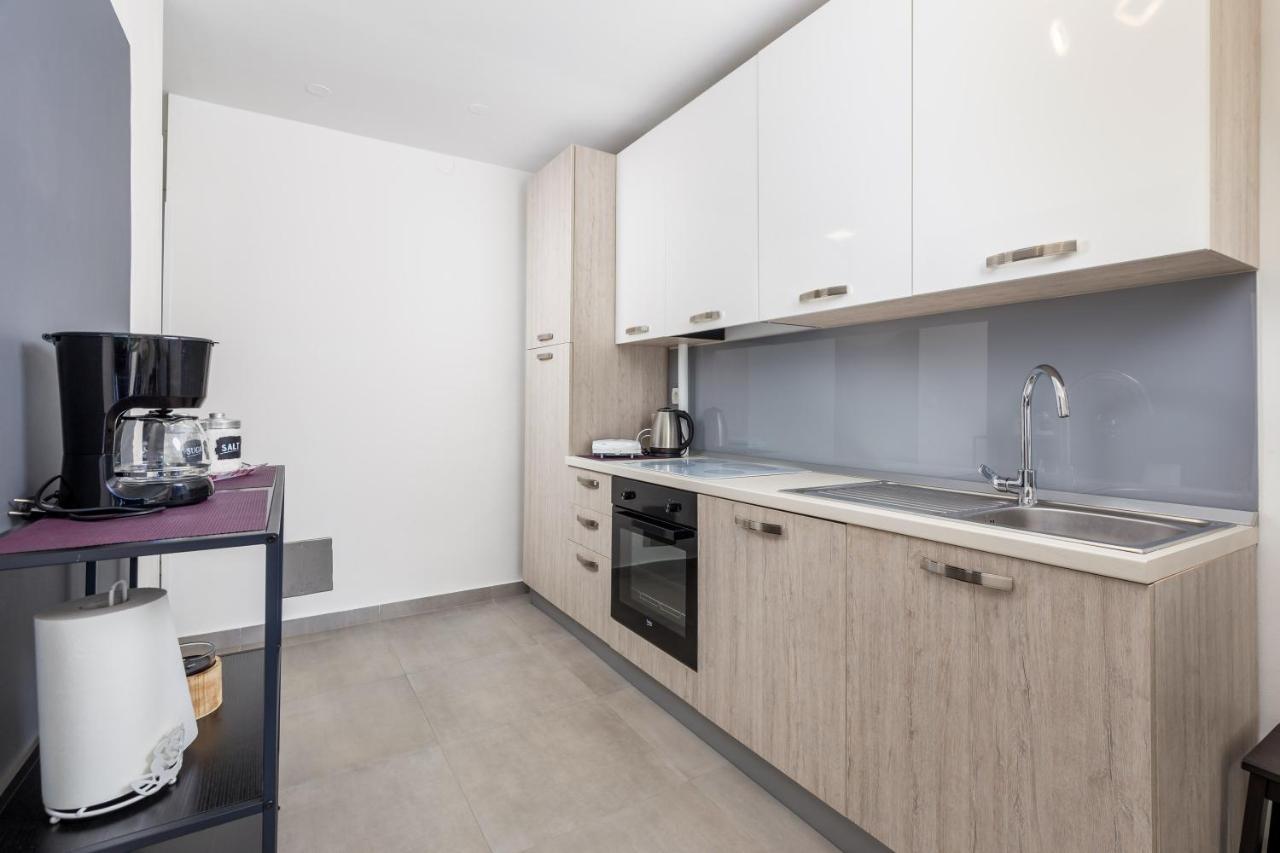 Sunny Studio Apartment With Balcony Rijeka Exterior foto